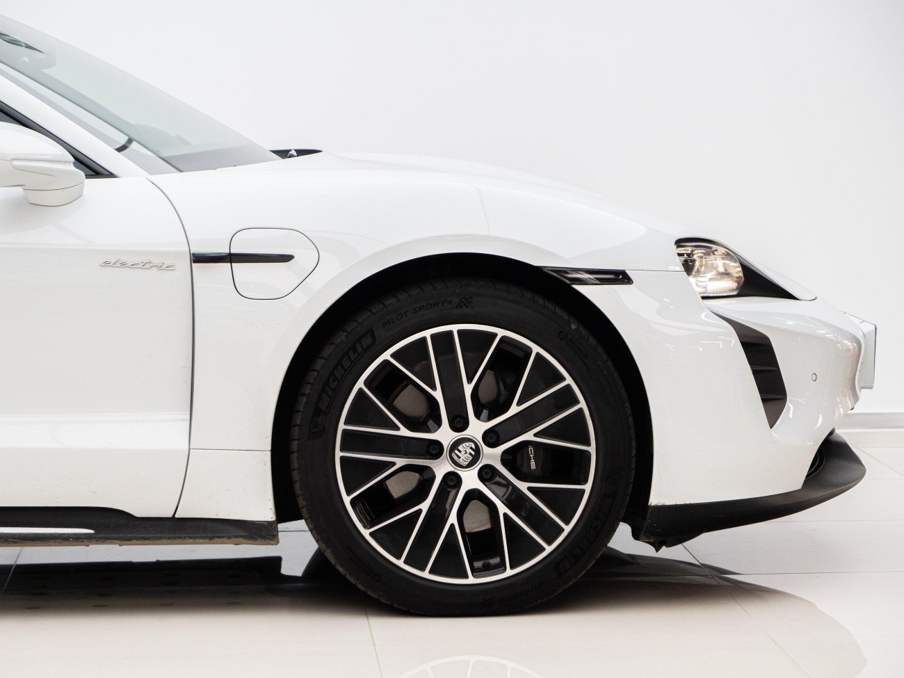 Porsche Taycan 2024