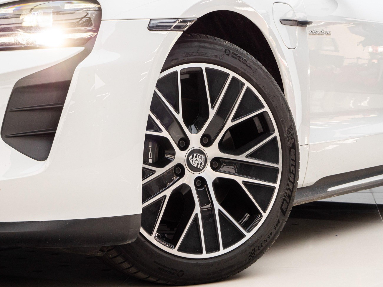 Porsche Taycan 2024