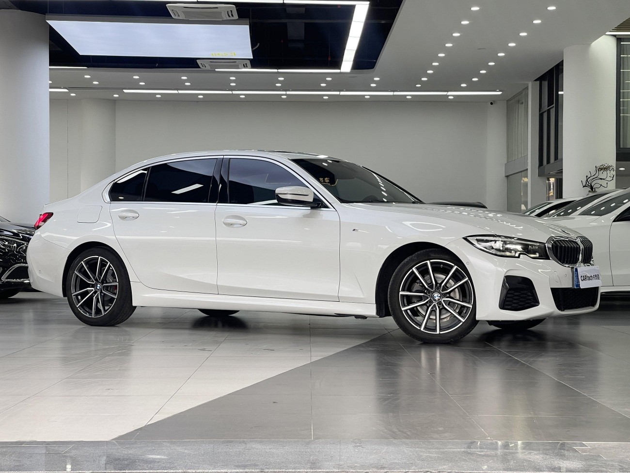 BMW 325Li 2021