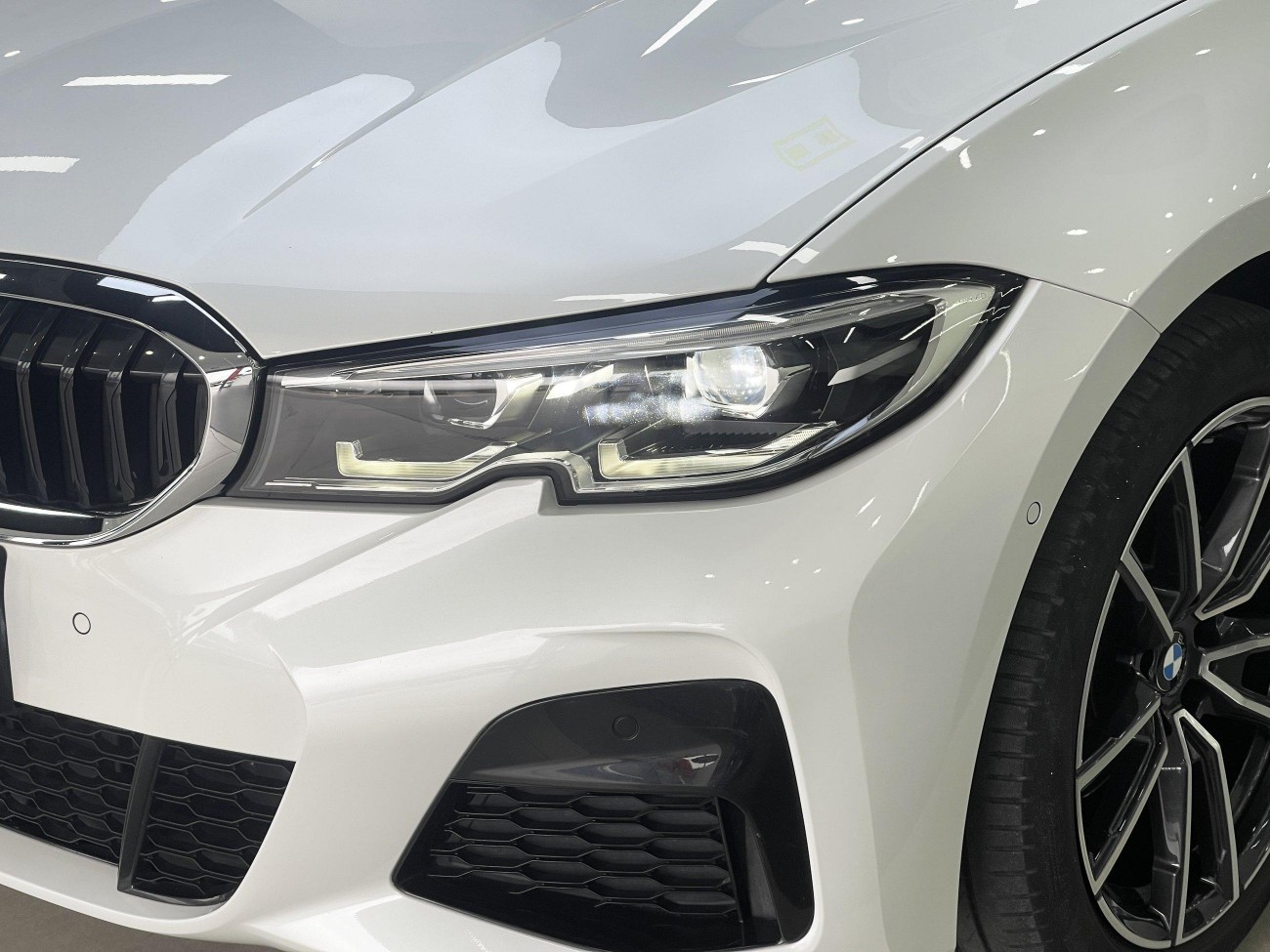 BMW 325Li 2021