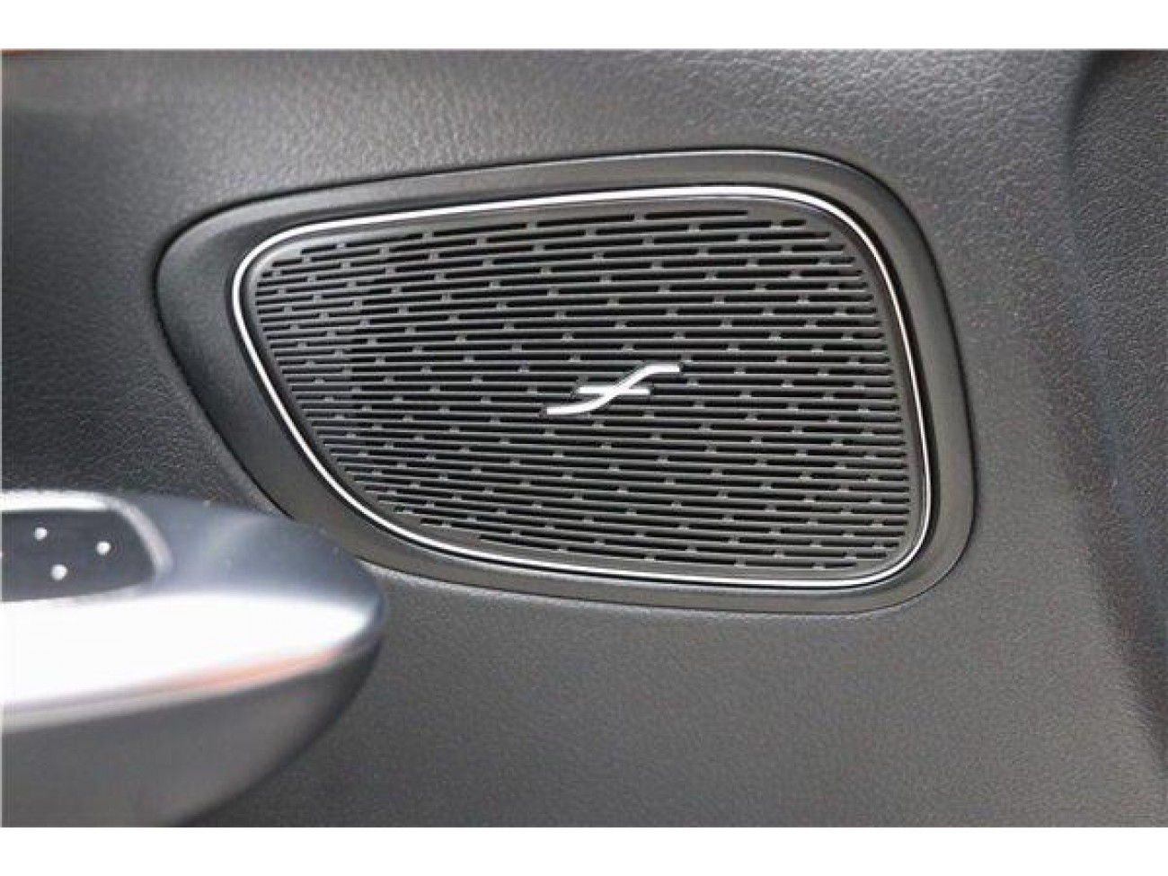 Mercedes-Benz GLC 260 L 2023