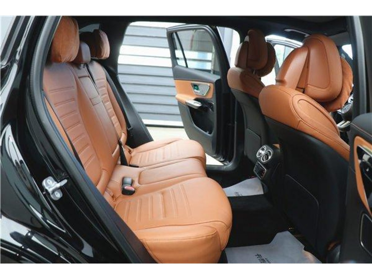 Mercedes-Benz GLC 260 L 2023