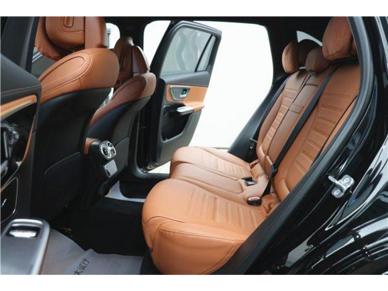 Mercedes-Benz GLC 260 L 2023