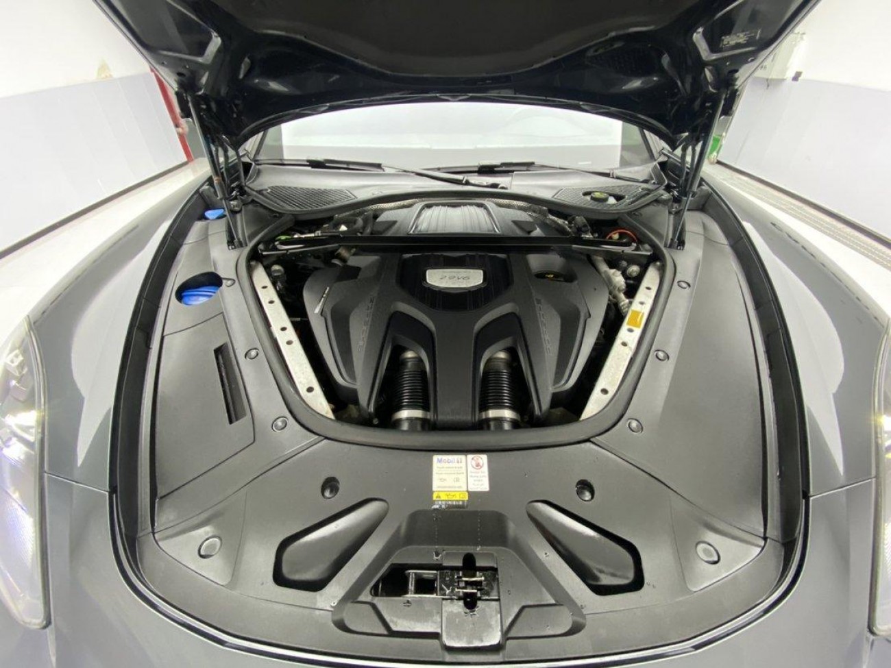 Porsche Panamera 2021