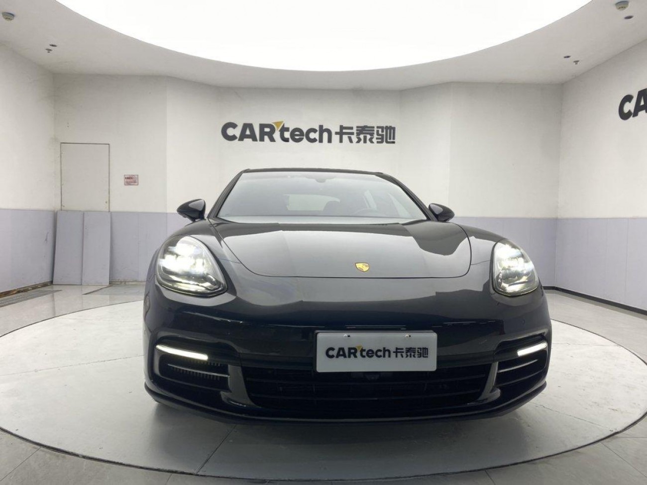 Porsche Panamera 2021