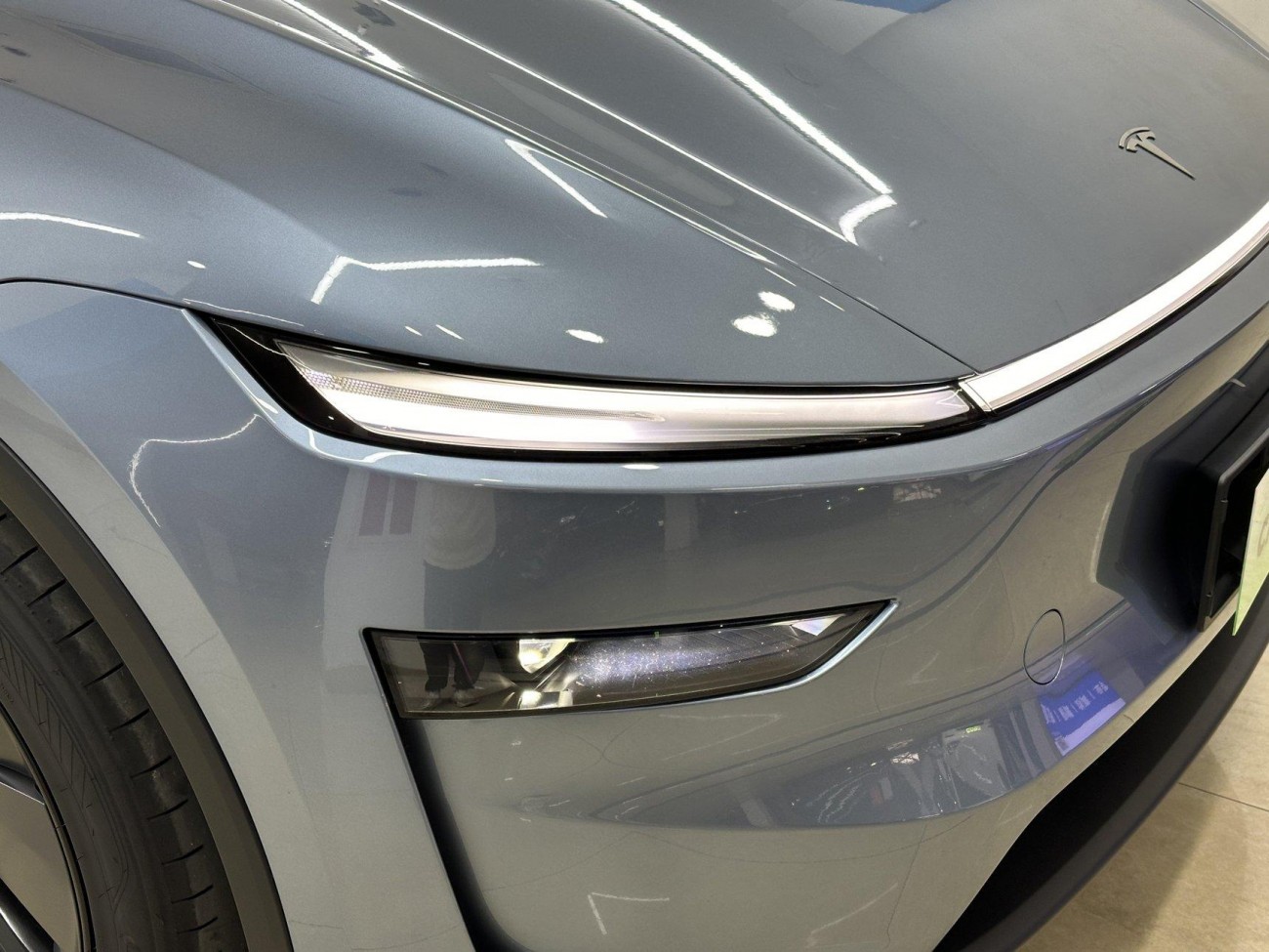 Tesla Model Y 2025