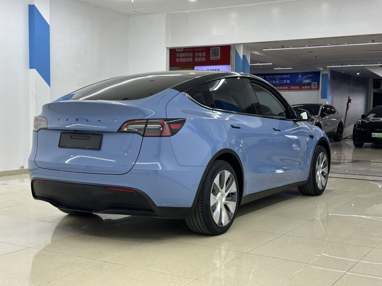 Tesla Model Y 2023