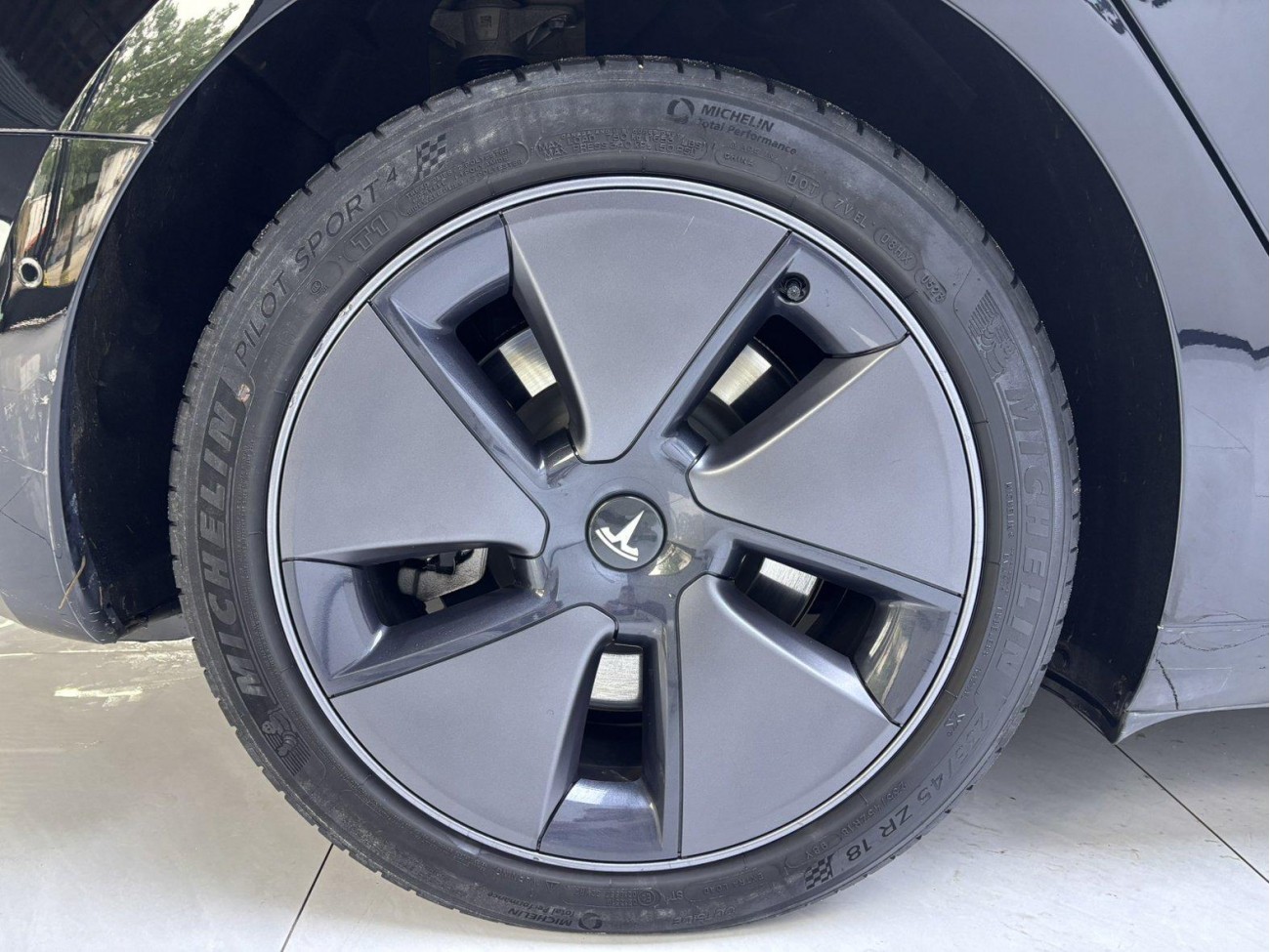 Tesla Model 3 2023