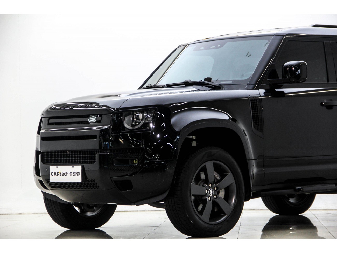Land Rover Defender 2025