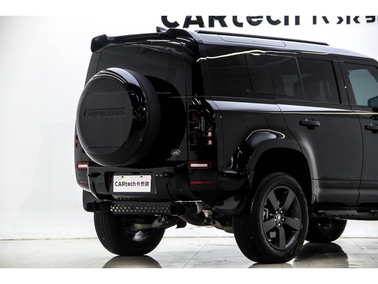 Land Rover Defender 2025