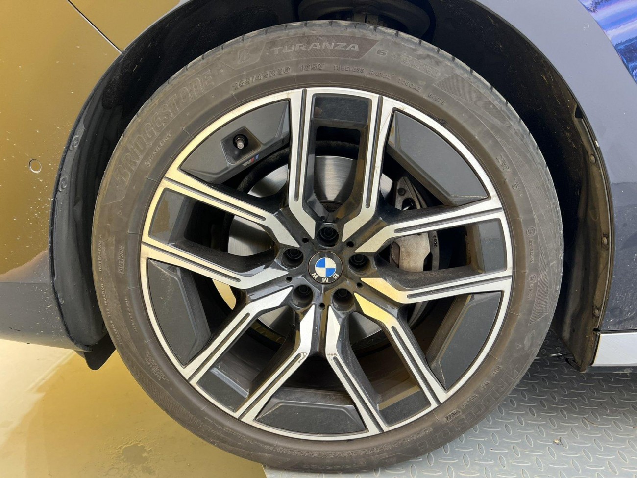 BMW 735Li 2023
