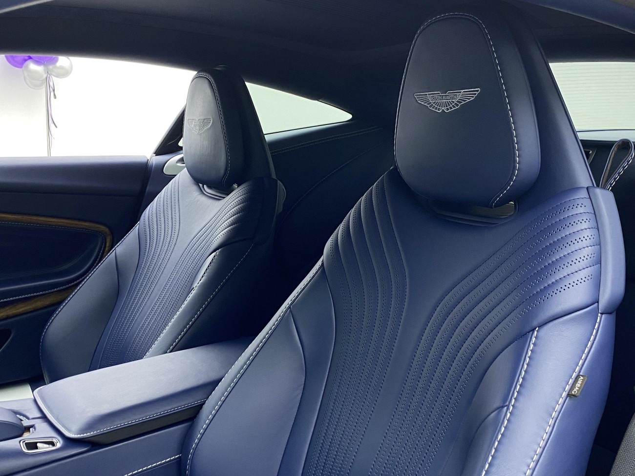 Aston Martin DB11 2018