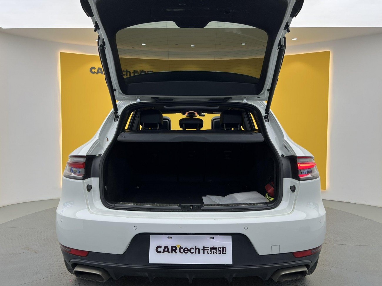 Porsche Macan 2021