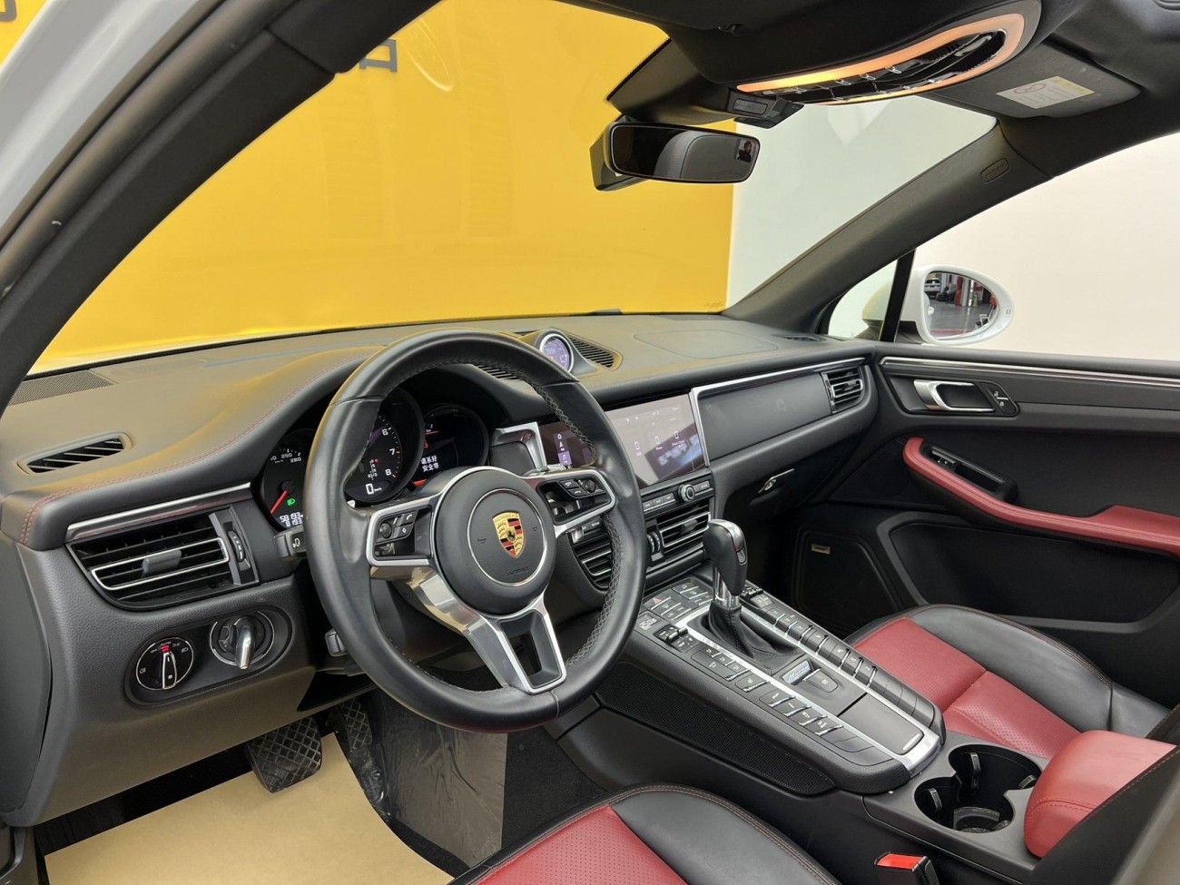 Porsche Macan 2021