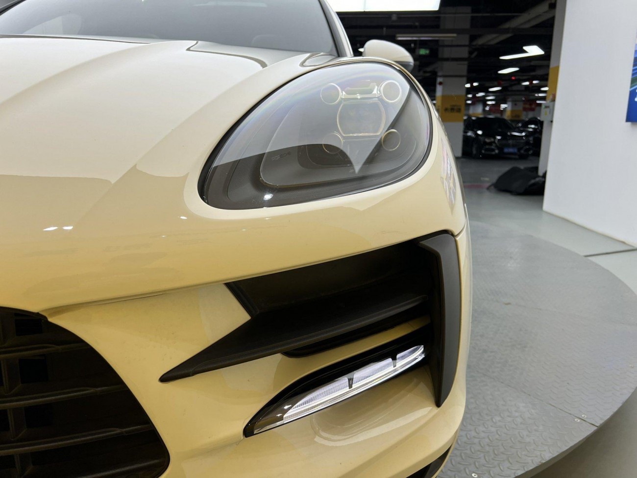 Porsche Macan 2021