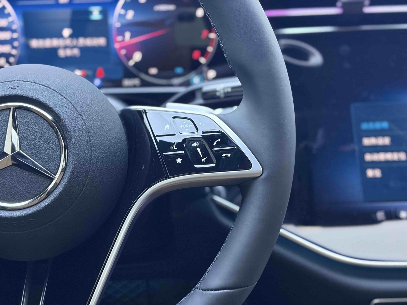 Mercedes-Benz E 300 L 2025