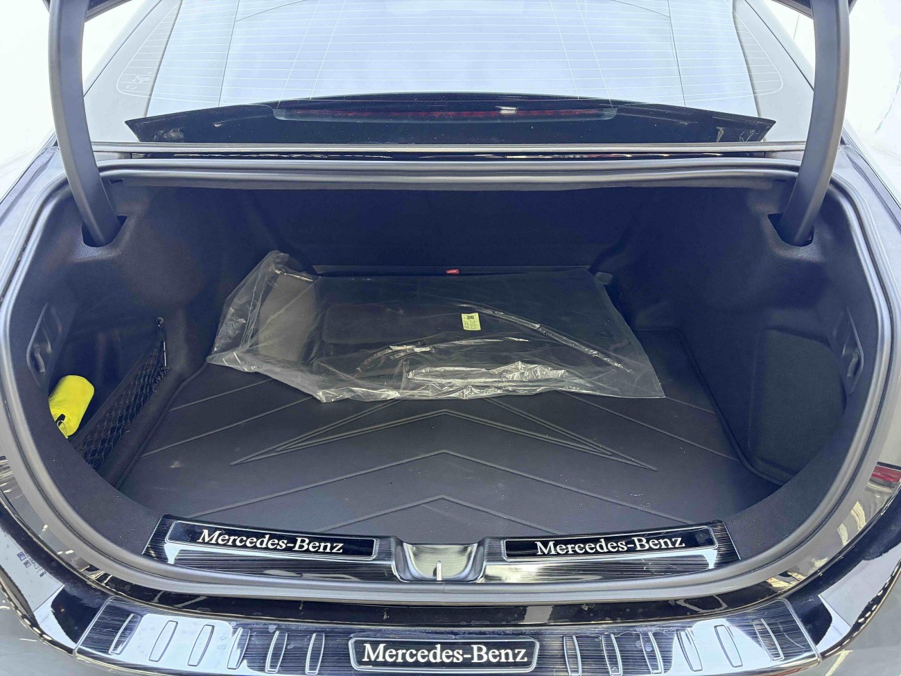Mercedes-Benz E 300 L 2025