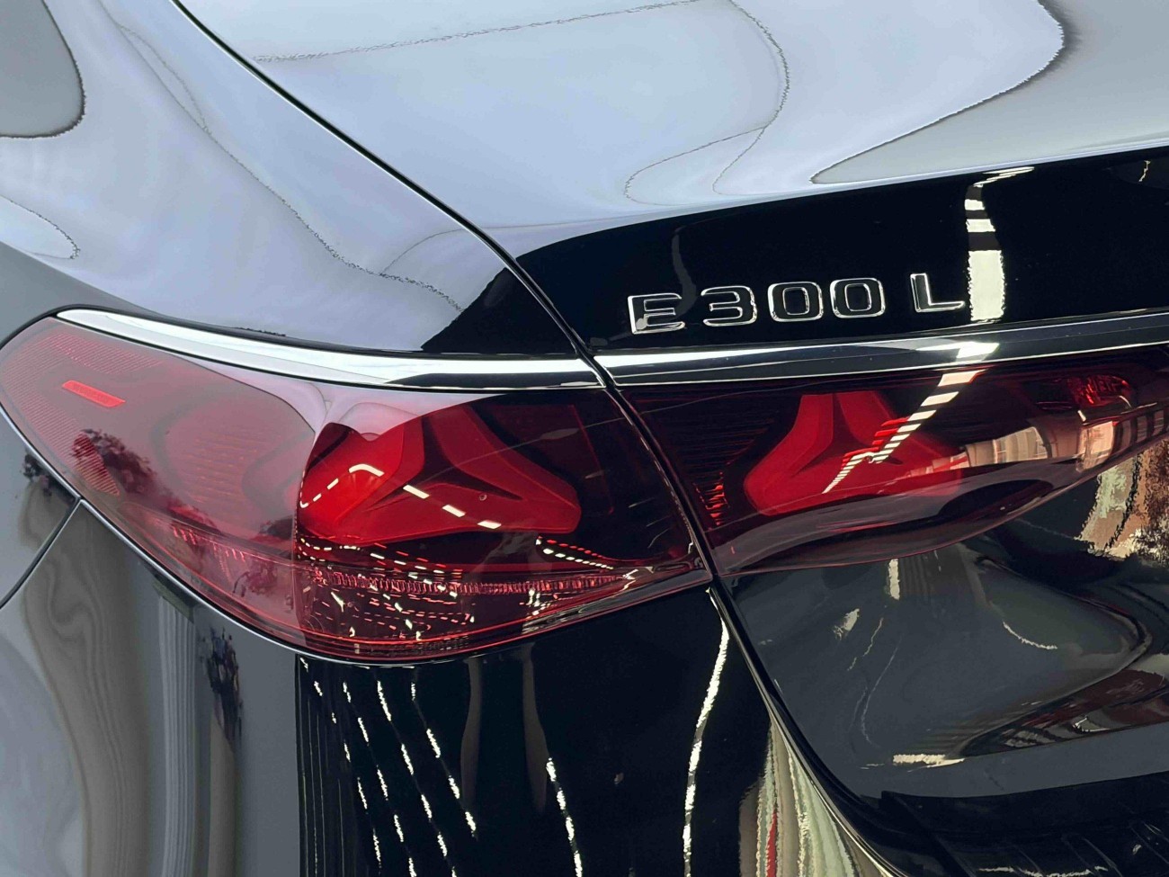 Mercedes-Benz E 300 L 2025
