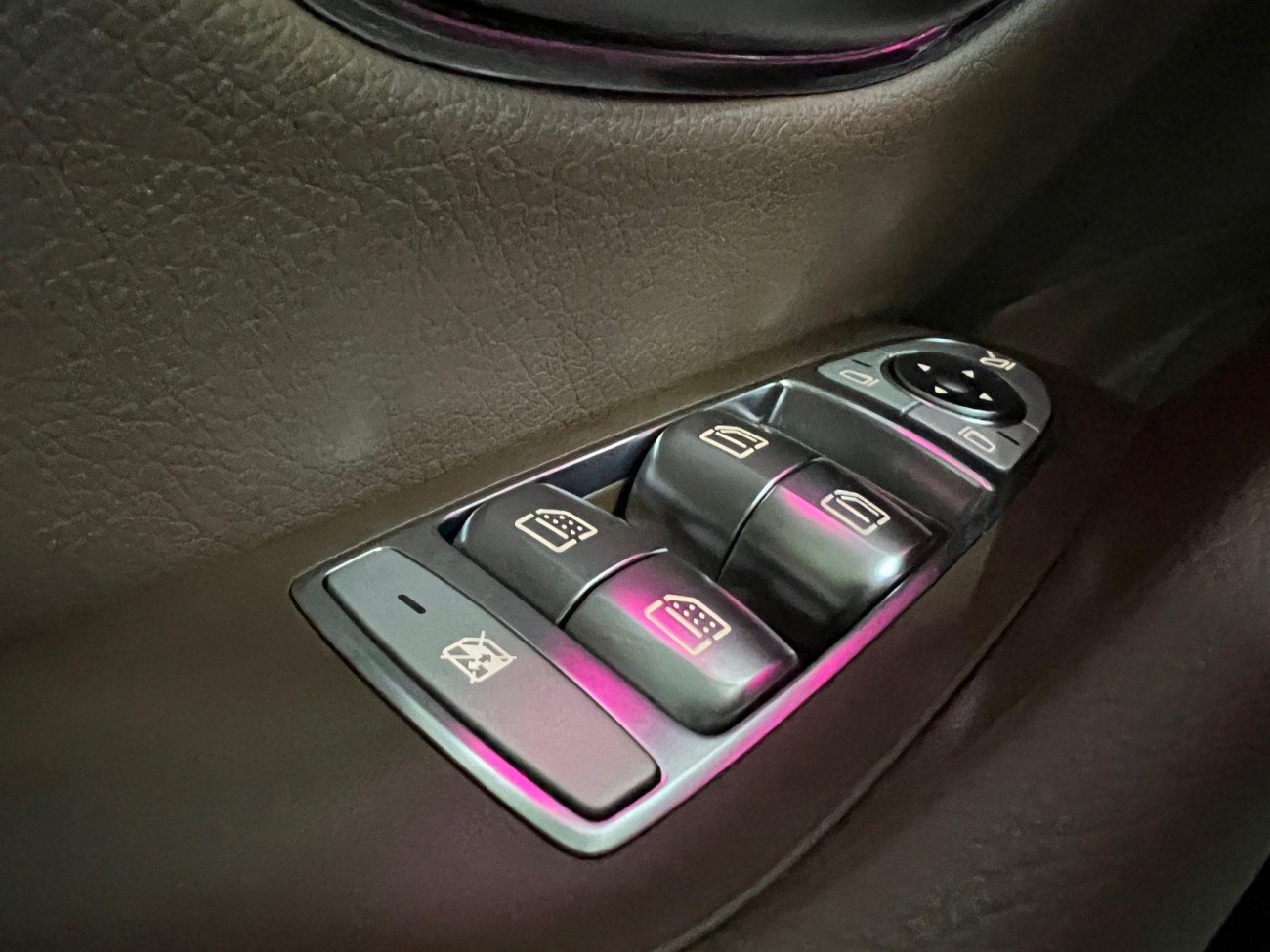 Mercedes-Benz E 300 L 2023