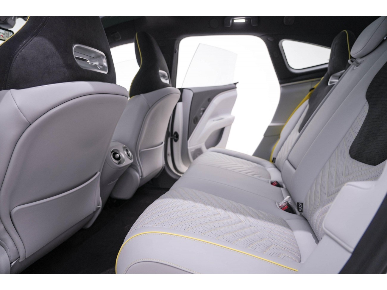 Avatr 11 2025
