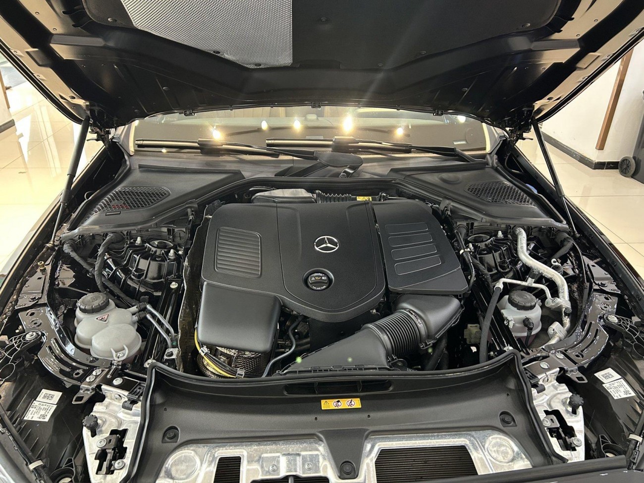 Mercedes-Benz E 300 L 2025