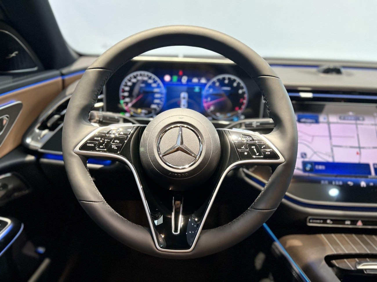 Mercedes-Benz E 300 L 2025