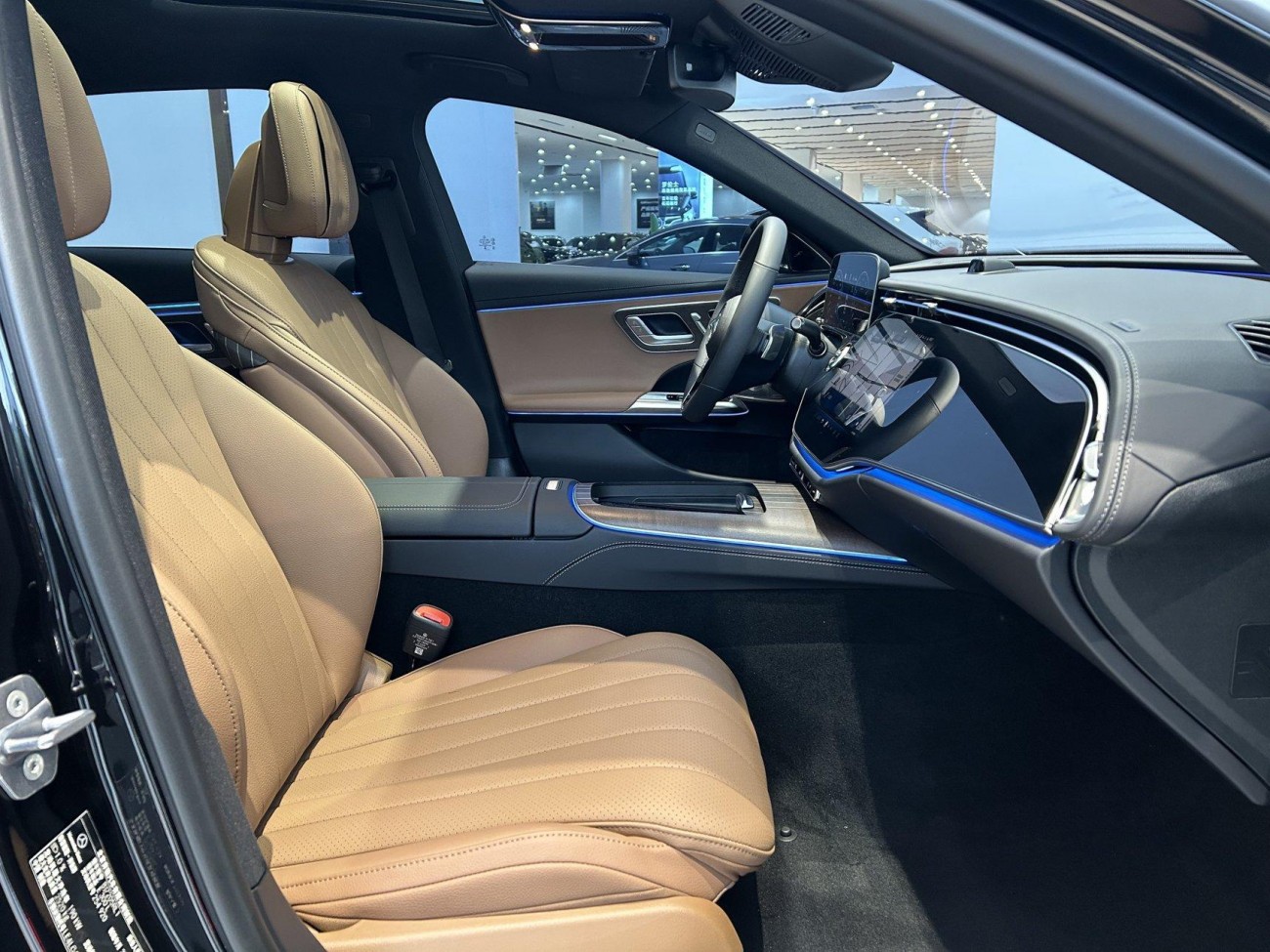 Mercedes-Benz E 300 L 2025