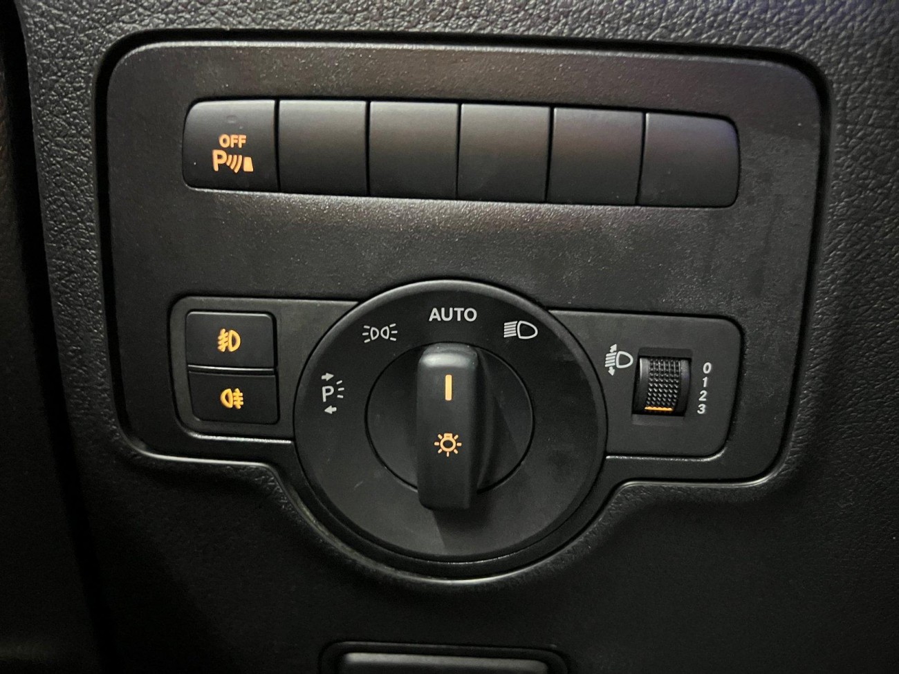 Mercedes-Benz 2018 2019