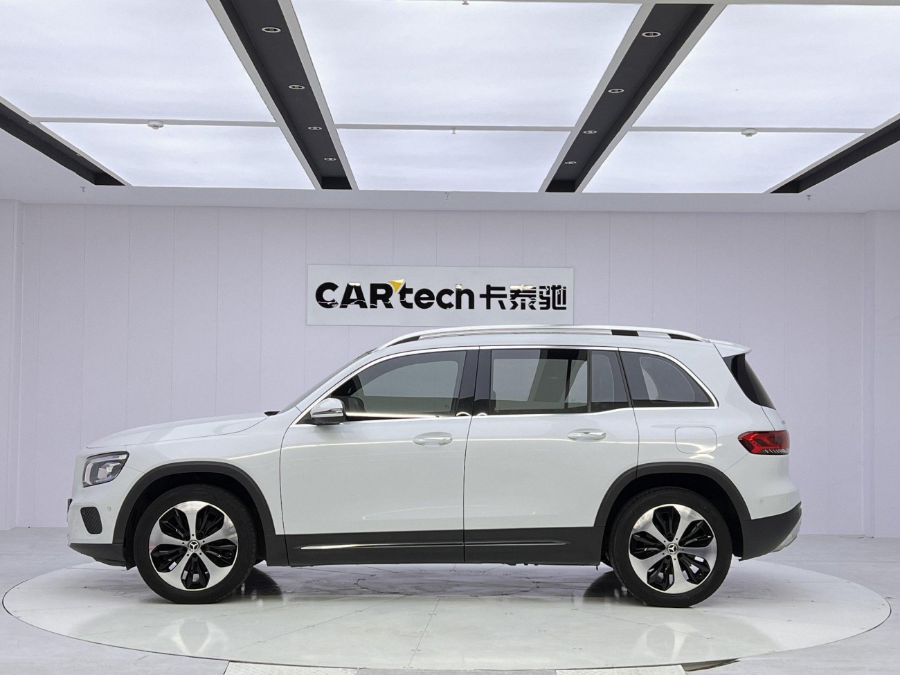 Mercedes-Benz GLB 2021