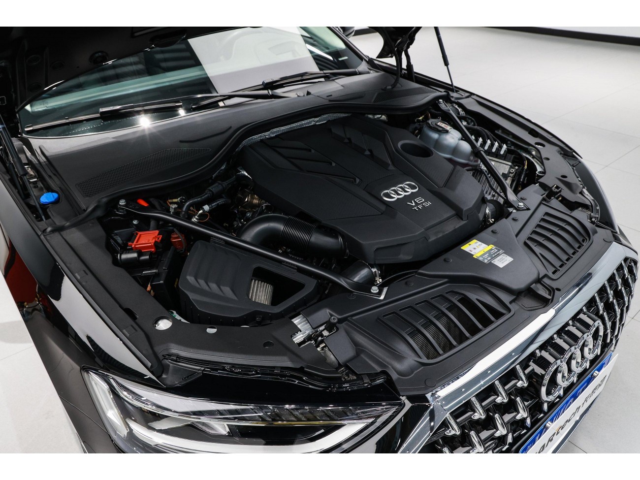 Audi A8L 55 TFSI 2024