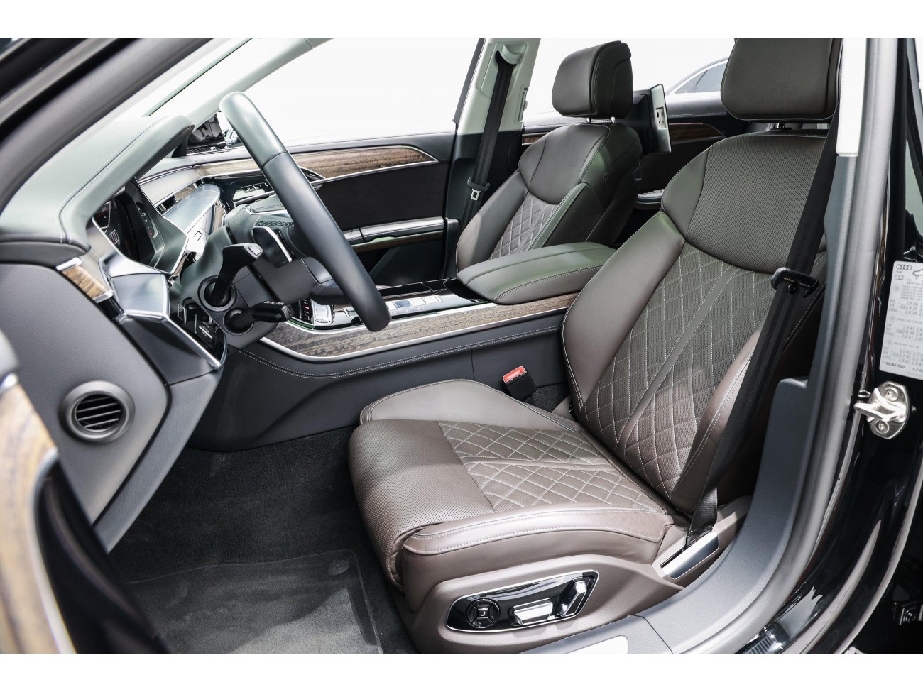 Audi A8L 55 TFSI 2024