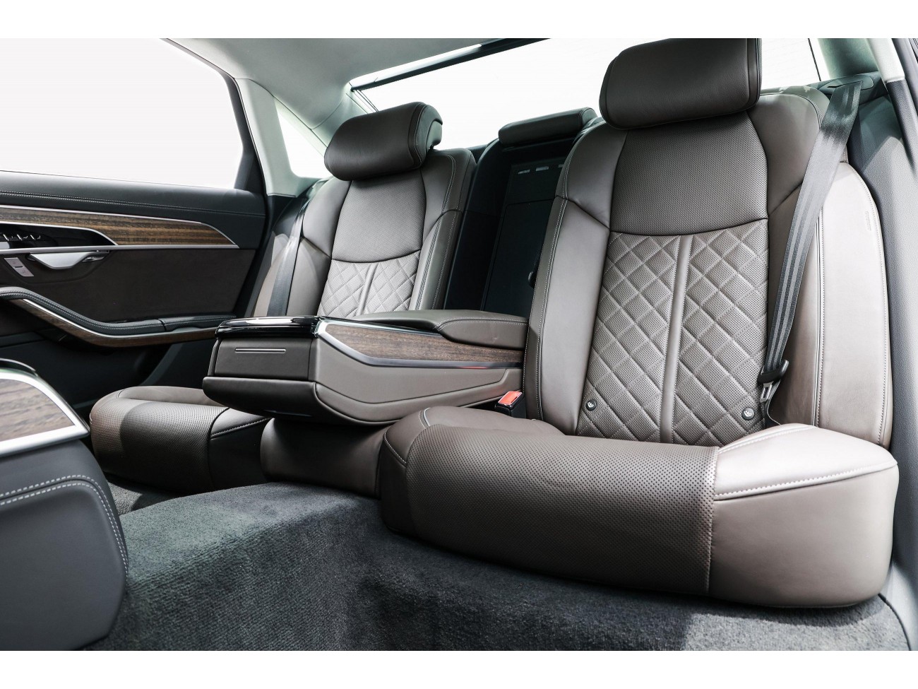 Audi A8L 55 TFSI 2024