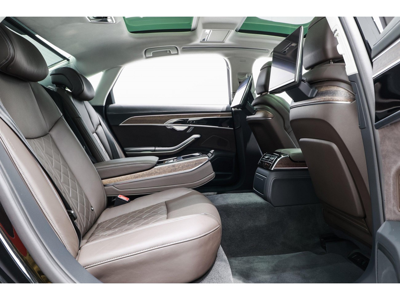 Audi A8L 55 TFSI 2024