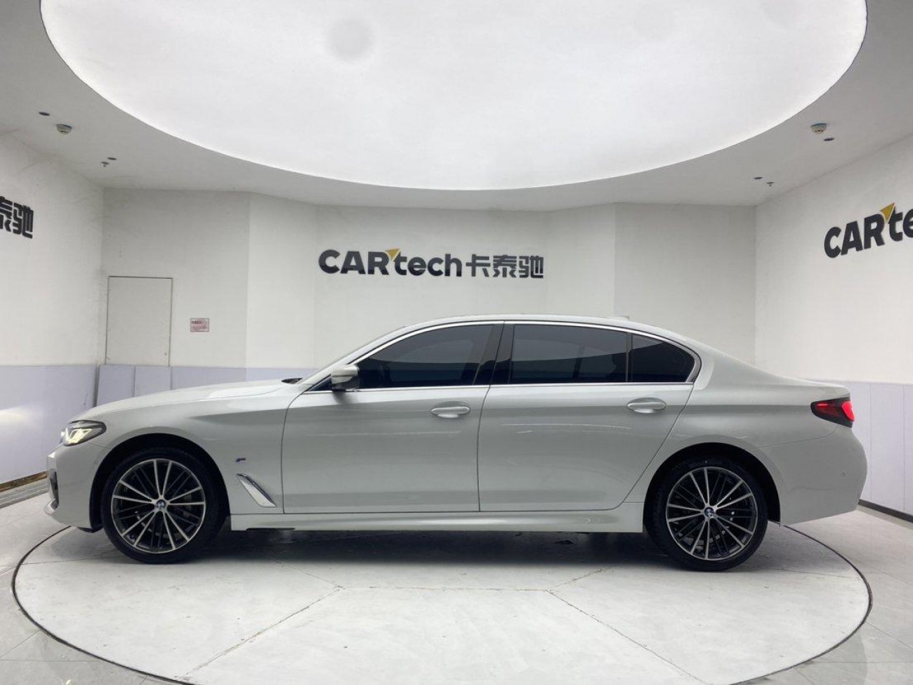 BMW 530Li 2021