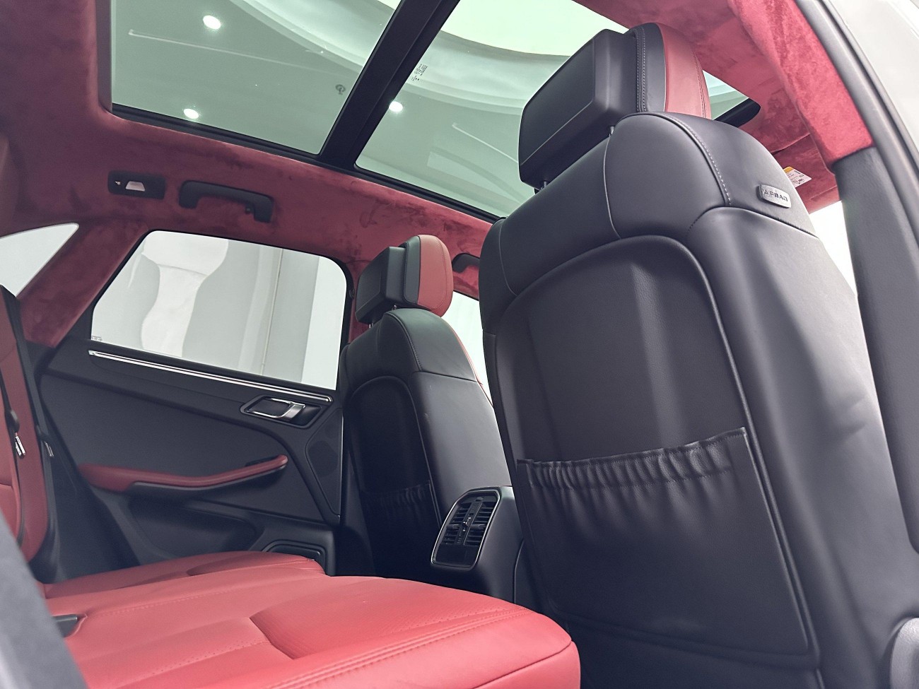Porsche Macan 2021