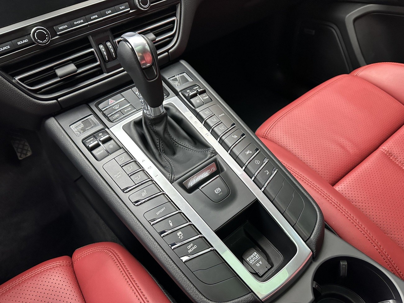 Porsche Macan 2021