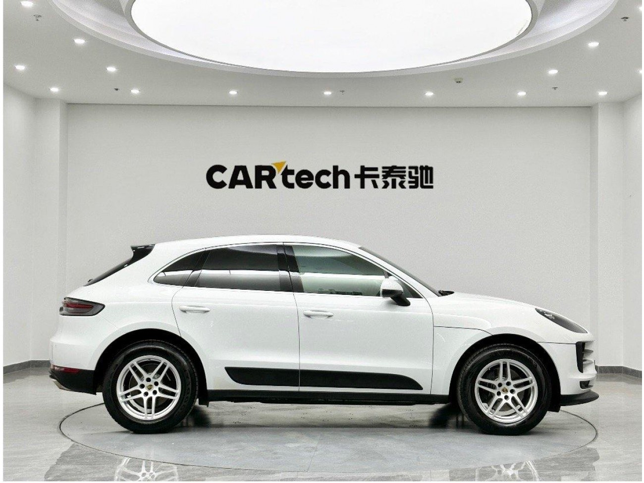 Porsche Macan 2021