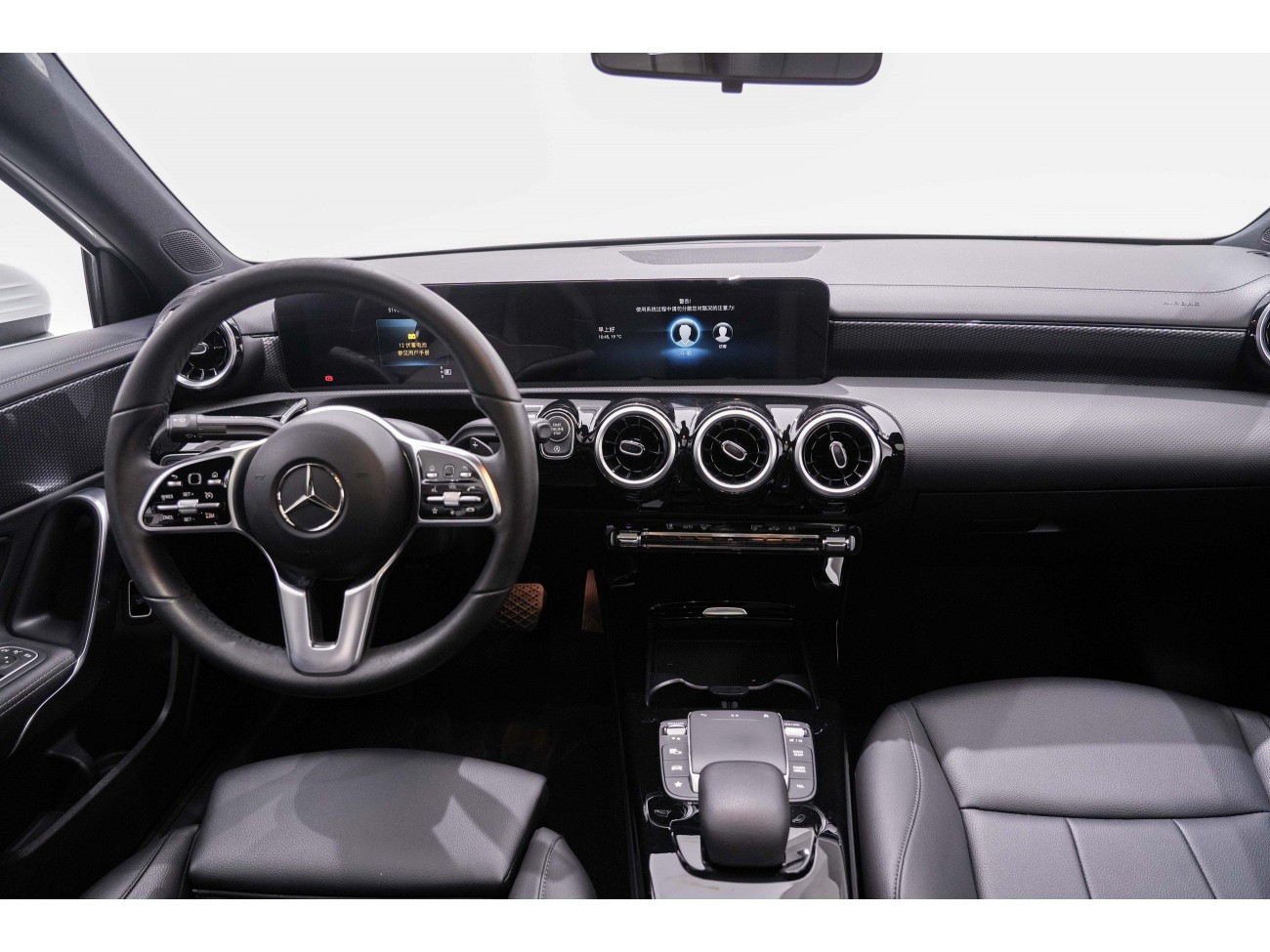 Mercedes-Benz A 200 L 2022