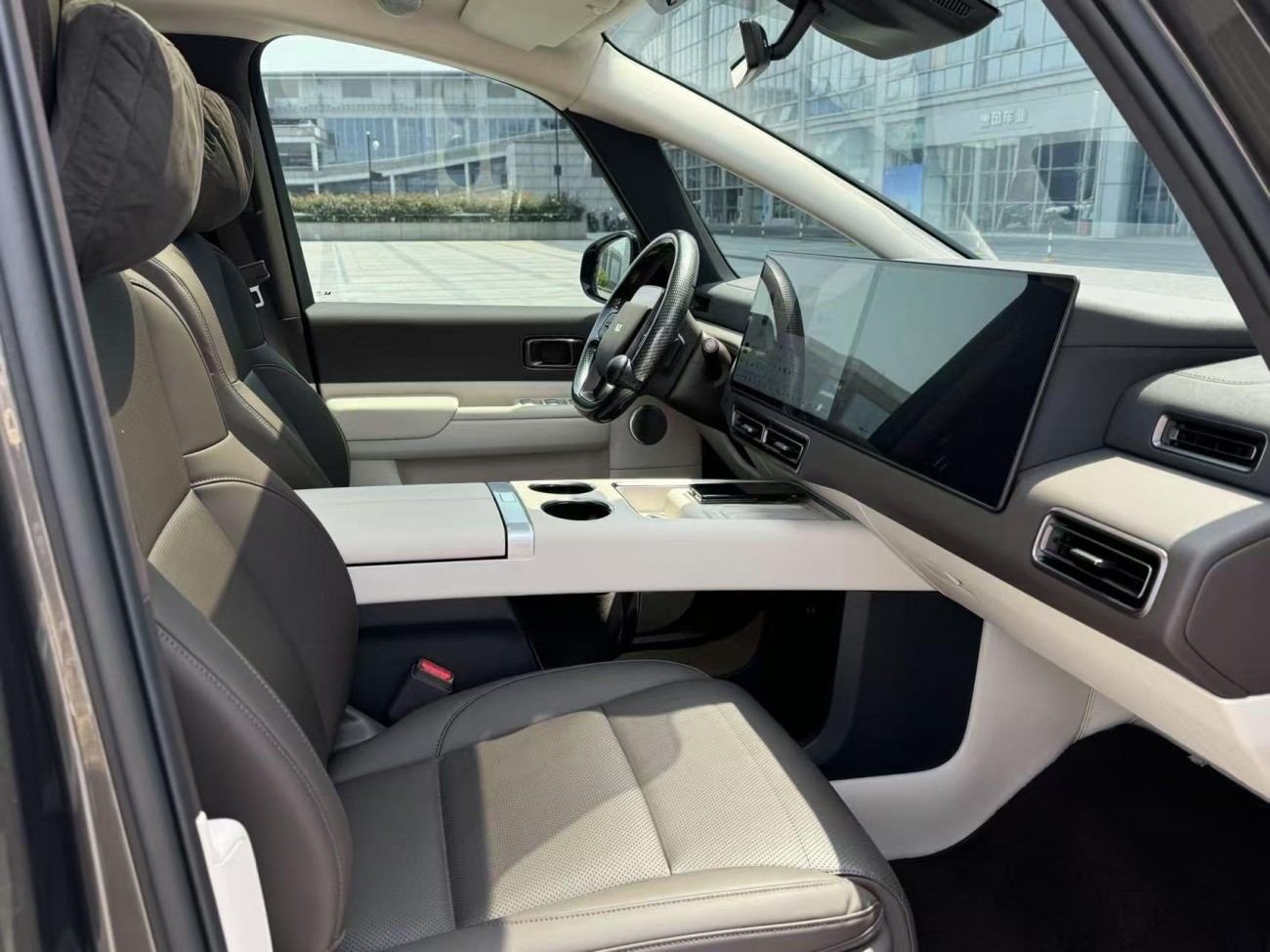 Li Auto MEGA 2025