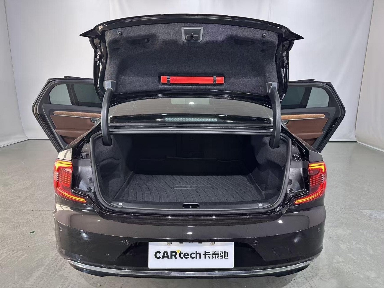 Volvo S90 2023