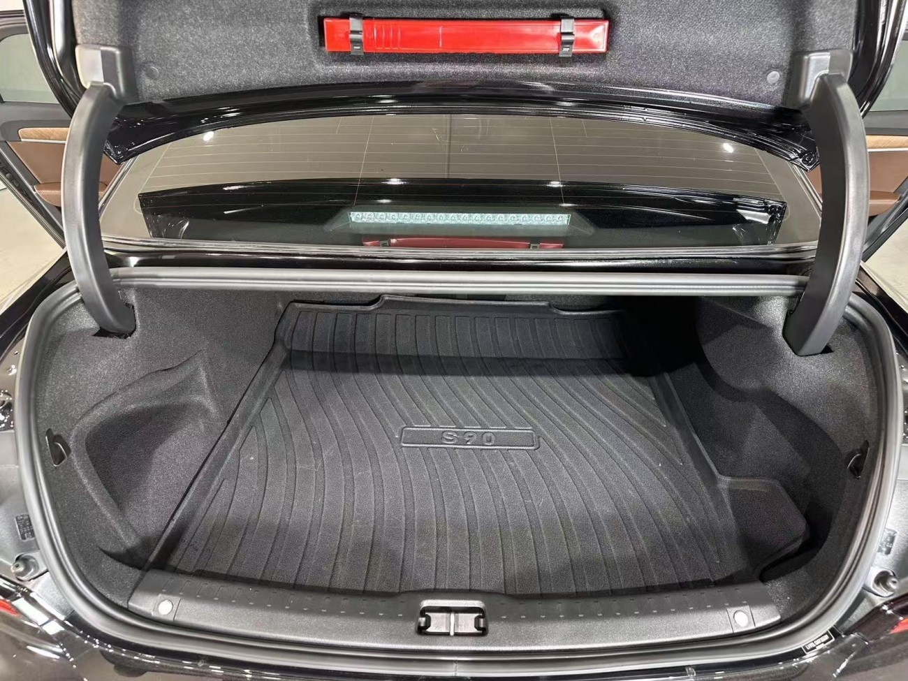 Volvo S90 2023