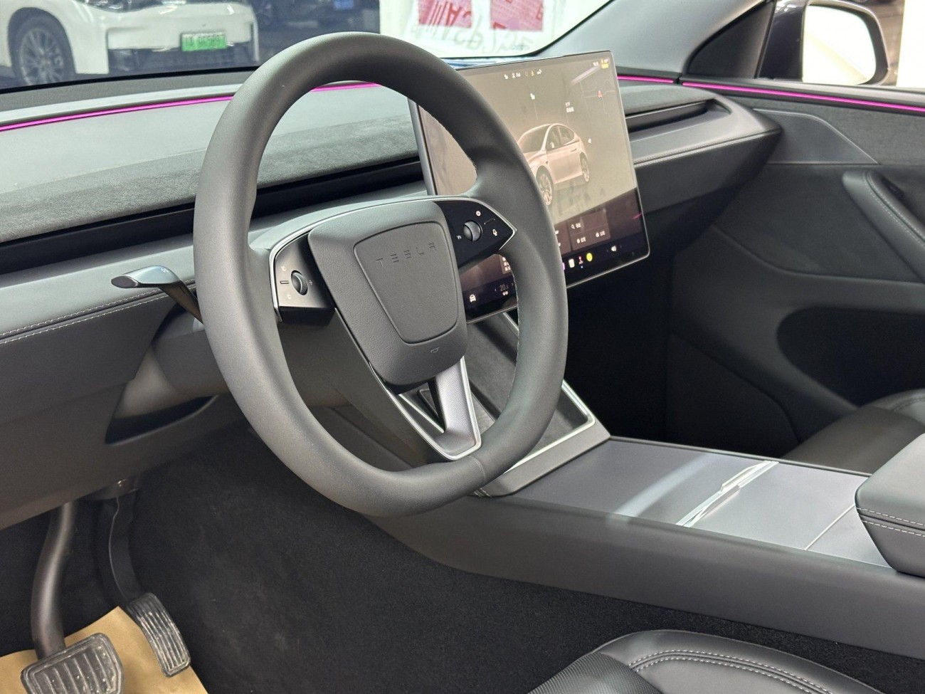 Tesla Model Y 2025