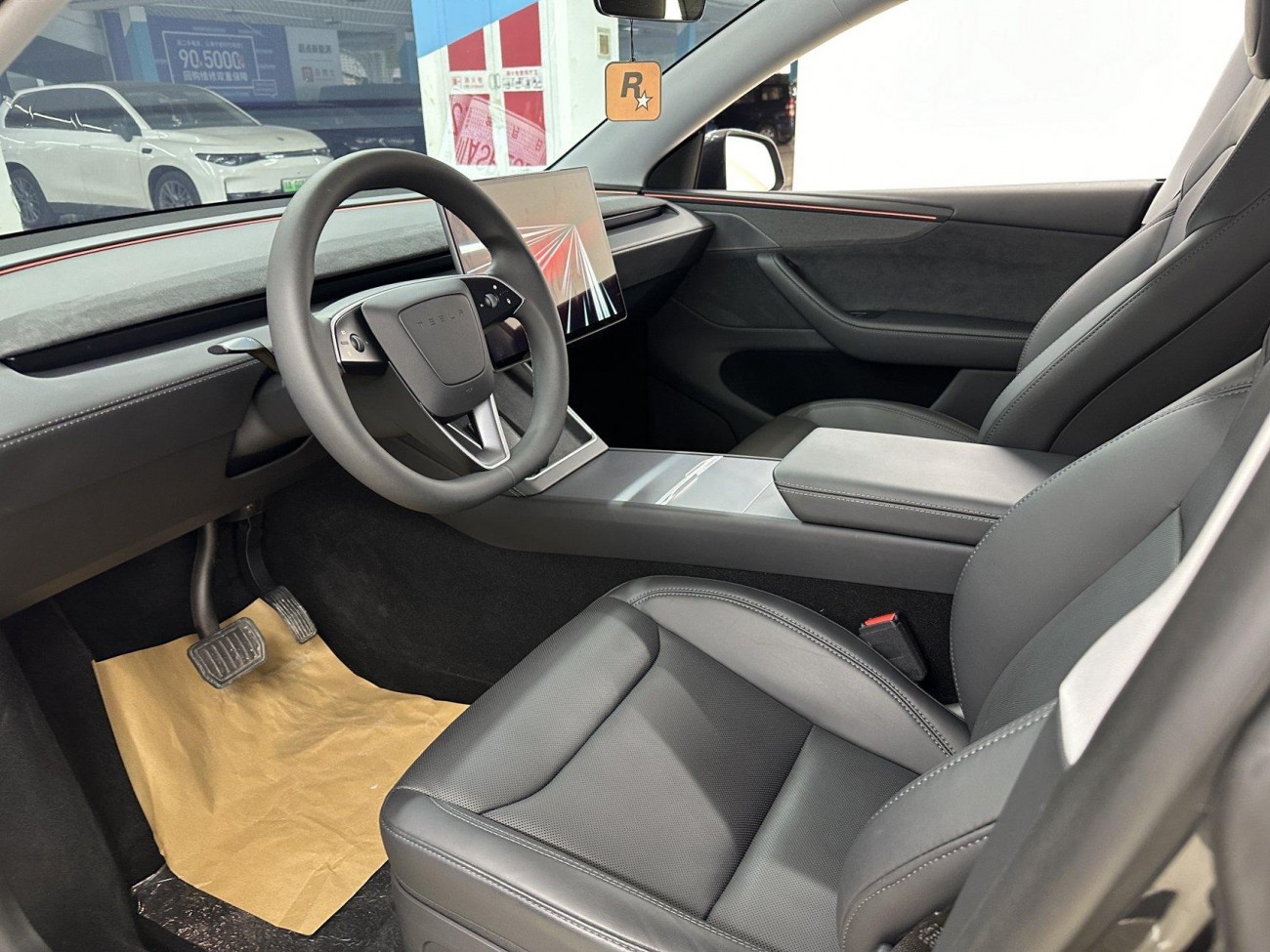 Tesla Model Y 2025