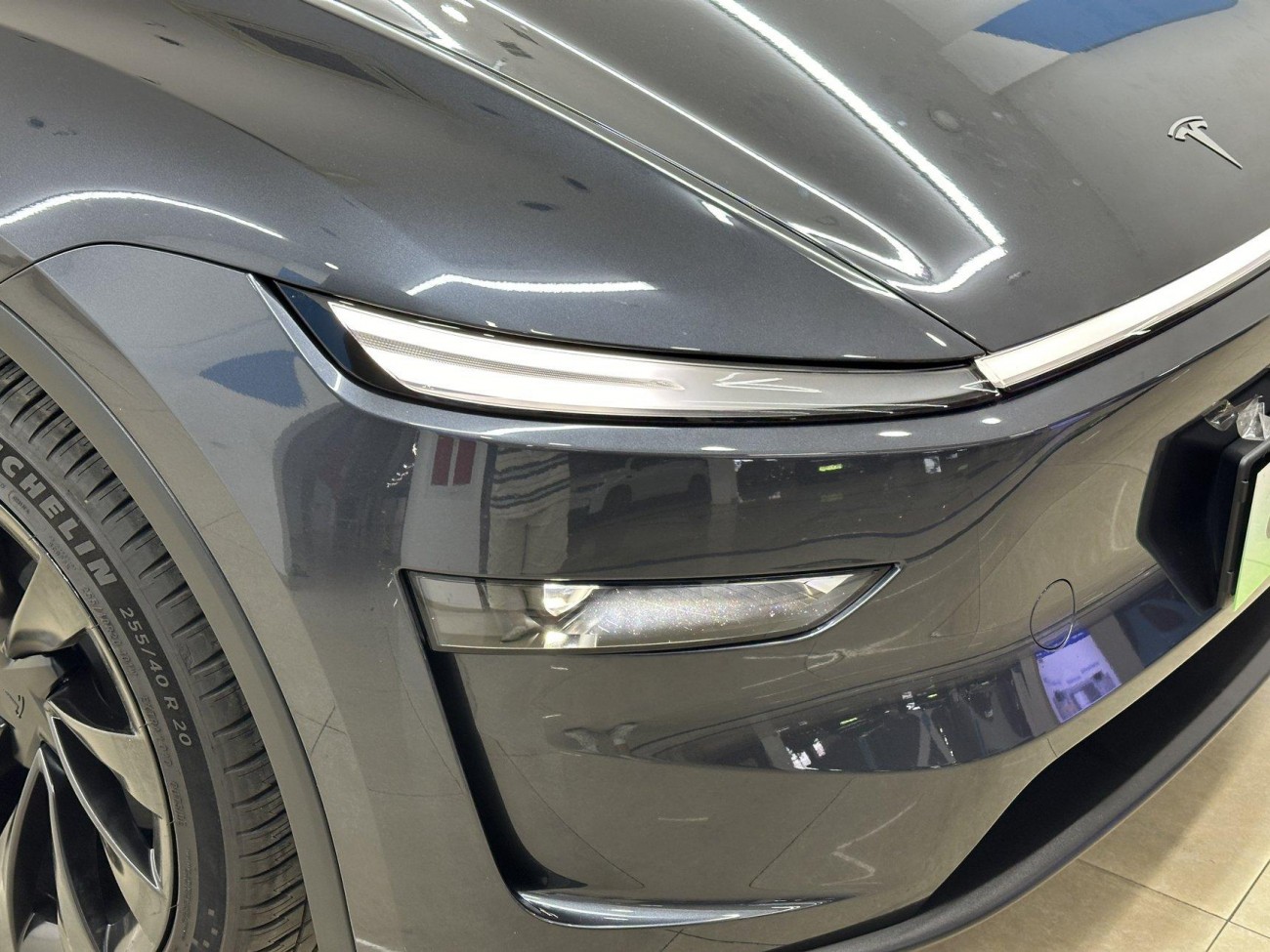 Tesla Model Y 2025