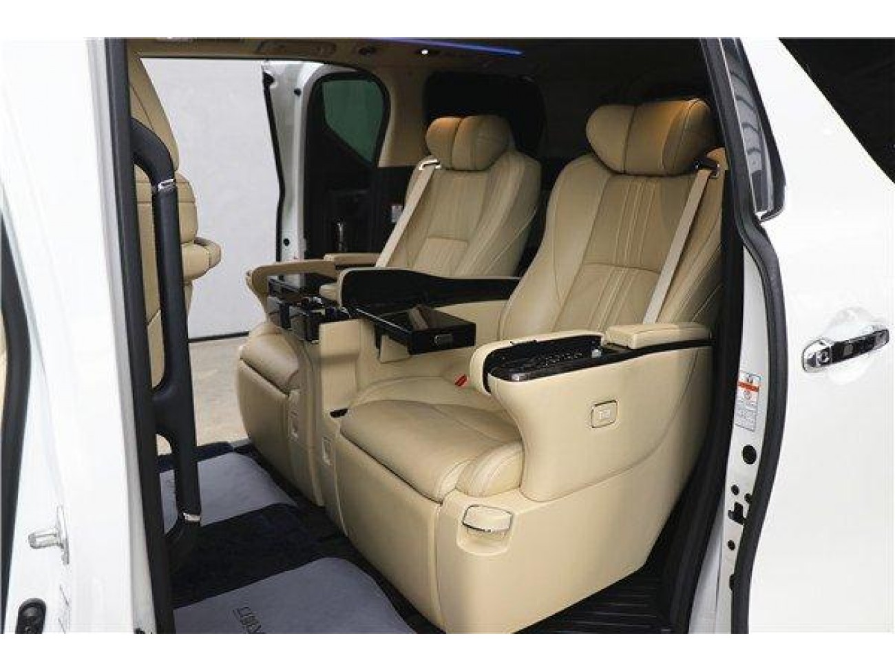 Toyota Vellfire 2021
