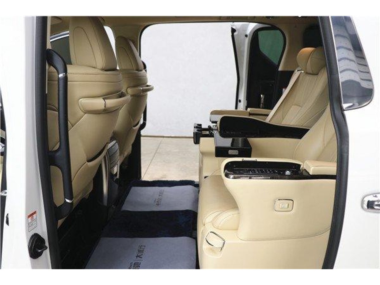 Toyota Vellfire 2021