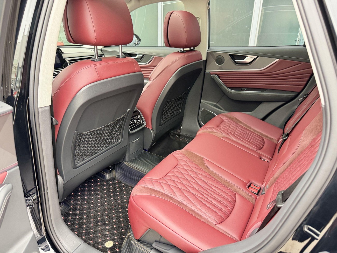 Hongqi HS5 2024