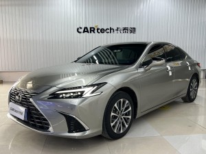 Lexus ES 200 2025