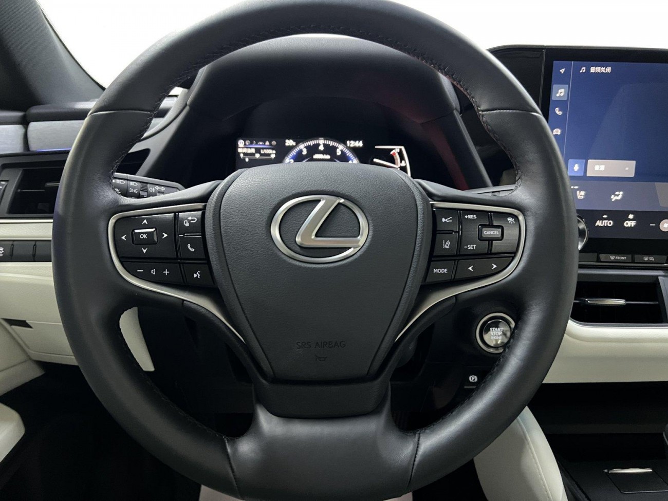 Lexus ES 200 2025