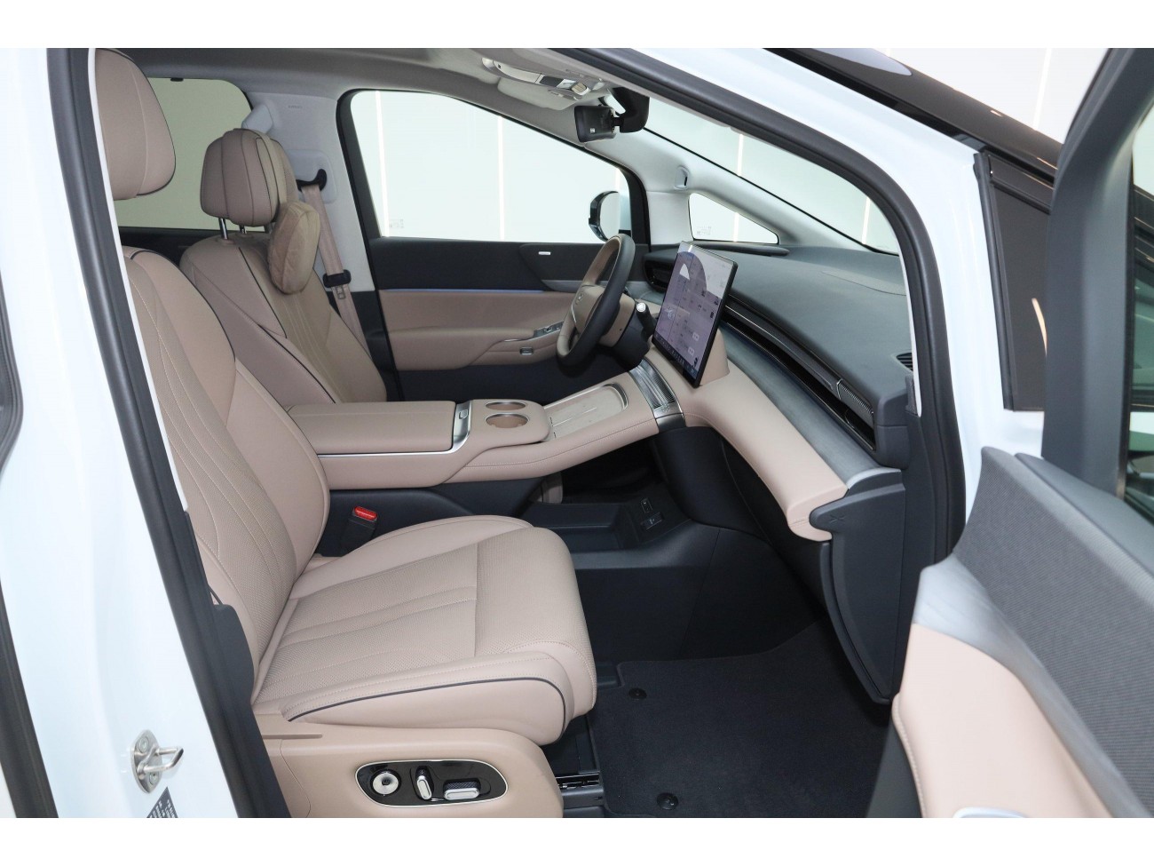 Xpeng X9 2025